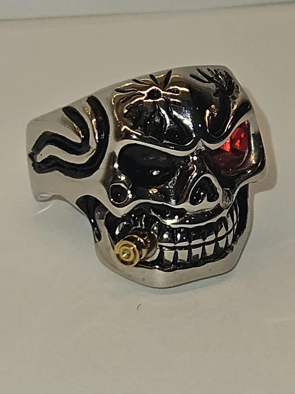 Mens Gothic Skull Ring. Size 10 NEW